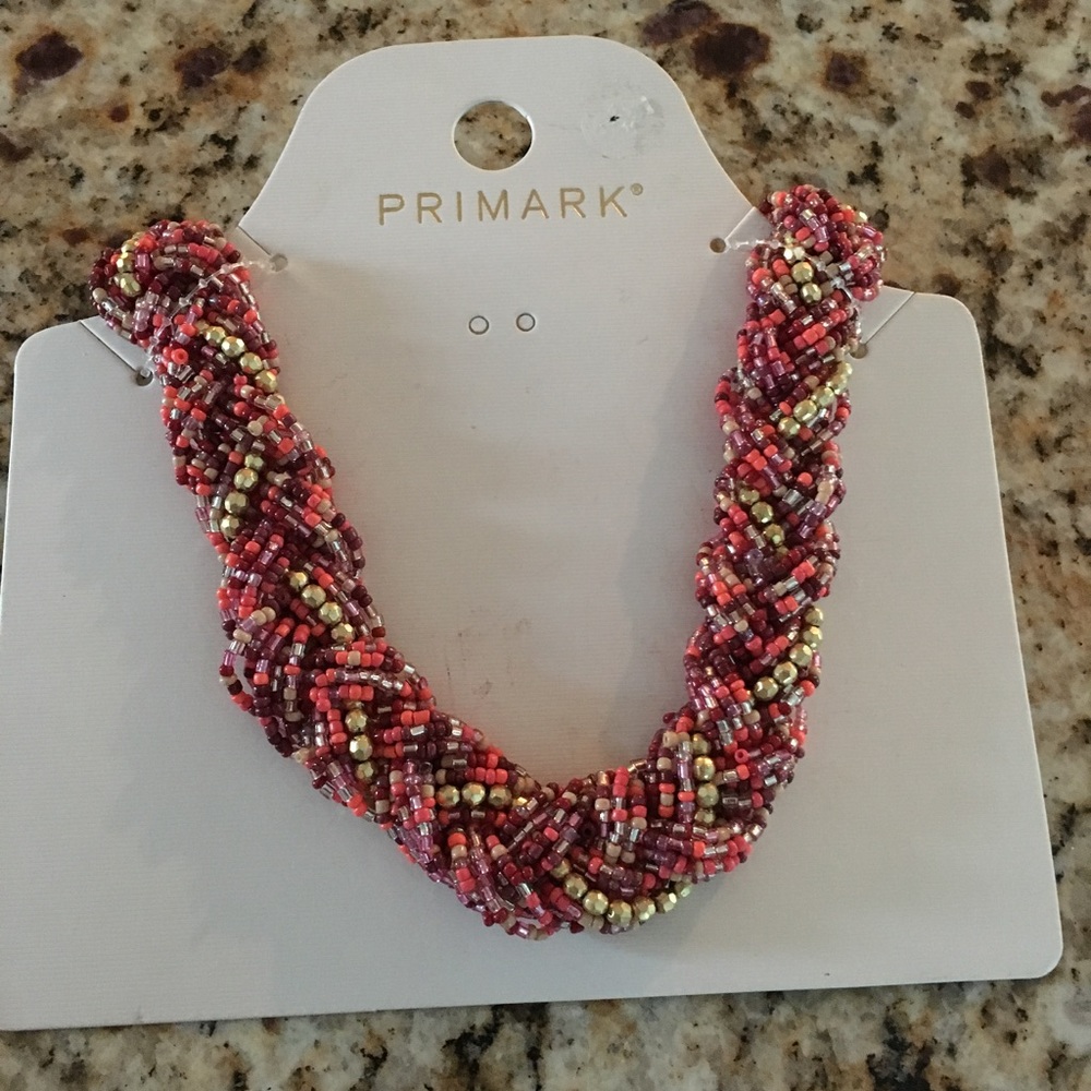 What a deal!!! Stunning necklace see the colors